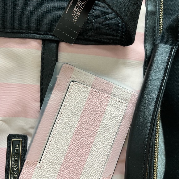 Victoria’s Secret VS GETAWAY OVERNIGHT BAG - Picture 6 of 8